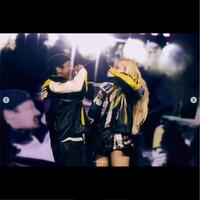 　ブルーノ・マーズの公式インスタグラム＠ｂｒｕｎｏｍａｒｓより　「ＡＰＴ．」を熱唱するブルーノ・マーズとＢＬＡＣＫＰＩＮＫのロゼ