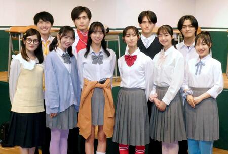 　（前列左から）仲美海、森由姫、大槻理子、前田悠雅、田中音江、吉川真世　（後列左から）内田航、瀬谷直矢、菅原理久十、中村碧十