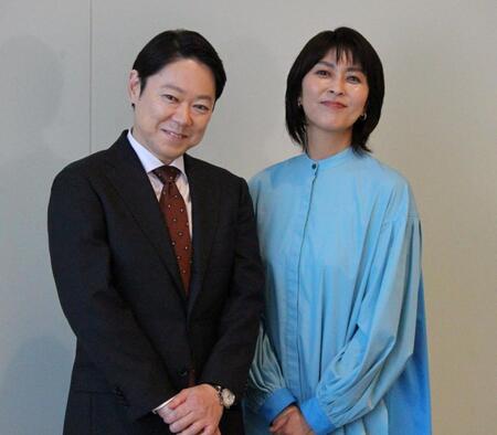 　笑顔を見せる阿部サダヲ（左）と松たか子