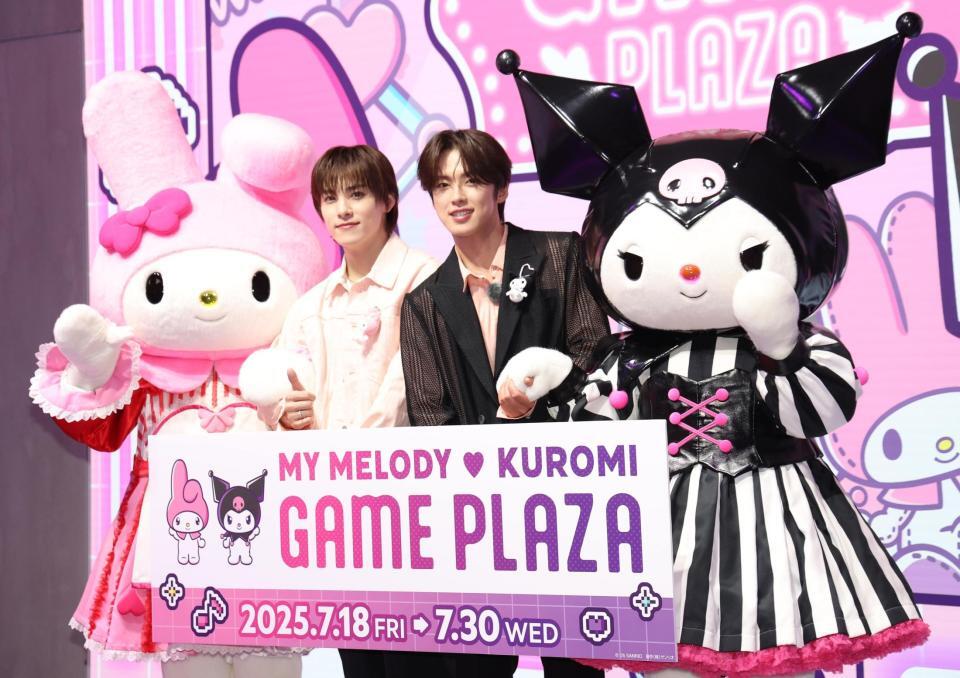 　イベントに登場したＪＯ１・川西拓実（左）と河野純喜（撮影・佐々木彰尚）