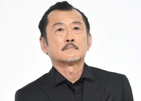 　吉田鋼太郎