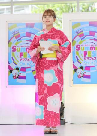 　ほほ笑むテレビ朝日・宮本夢羅アナウンサー（撮影・吉澤敬太）