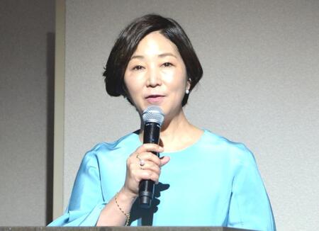 　「ＳＣＯグループ　新ＣＭ発表会」のＭＣを務めた中井美穂アナウンサー