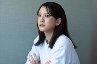 　横田さんの姉・真子役の山崎紘菜　©２０２５「栄光のバックホーム」製作委員会