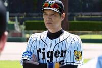 　金本知憲役の加藤雅也　©２０２５「栄光のバックホーム」製作委員会