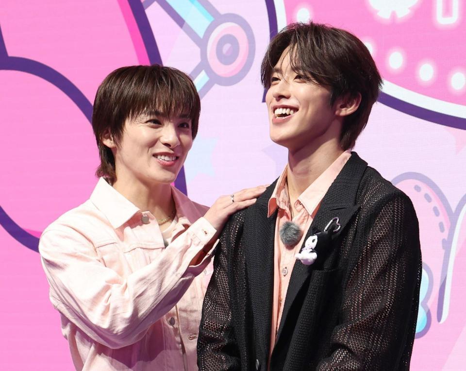 　イベントに登場したＪＯ１・川西拓実（左）と河野純喜（撮影・佐々木彰尚）