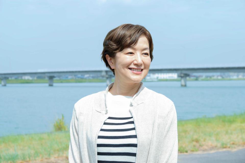 　横田さんの母・まなみ役の鈴木京香　©２０２５「栄光のバックホーム」製作委員会