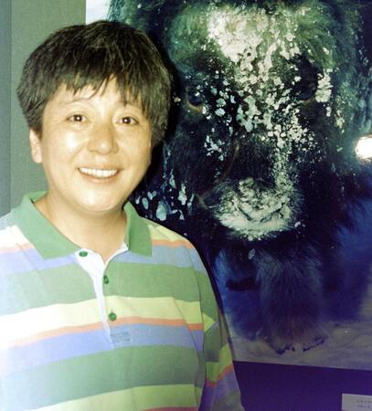 　北極圏の生物をまとめた写真展を開催した和泉雅子さん＝９４年７月