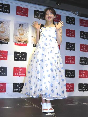 　初の写真集を発売したＡＫＢ４８の正鋳真優