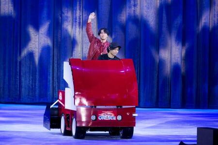 　オープニングアクトに登場した宮舘涼太　◎Ｄｉｓｎｅｙ，◎Ｄｉｓｎｅｙ／Ｐｉｘａｒ