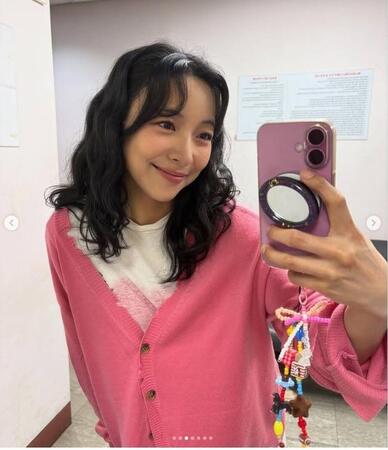 　ｆ（ｘ）・ルナの公式インスタグラム＠ｈｅｒｍｏｓａｖｉｄａｌｕｎａより