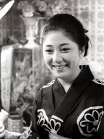 　和服姿の和泉雅子さん＝１９７２年８月