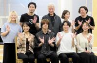 　登場した（左から）浦井健治、小池徹平