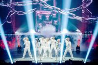 　ＮＥＸＺの（左から）ＳＯ　ＧＥＯＮ、ＨＹＵＩ、ＨＡＲＵ、ＳＥＩＴＡ、ＹＵ、ＴＯＭＯＹＡ、ＹＵＫＩ（撮影：田中聖太郎）