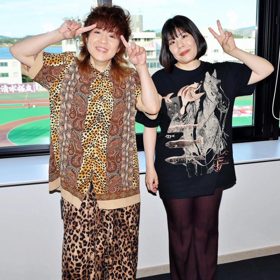 ナ酒渚（左）とカーネーションの吉田結衣