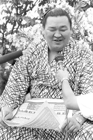 　１９７９年６月１８日、名古屋場所番付が発表。綱取りがかかる大関・三重ノ海（当時）