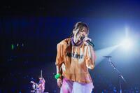 　熱唱するいきものがかりの吉岡聖恵　ⓒ堀内レイ