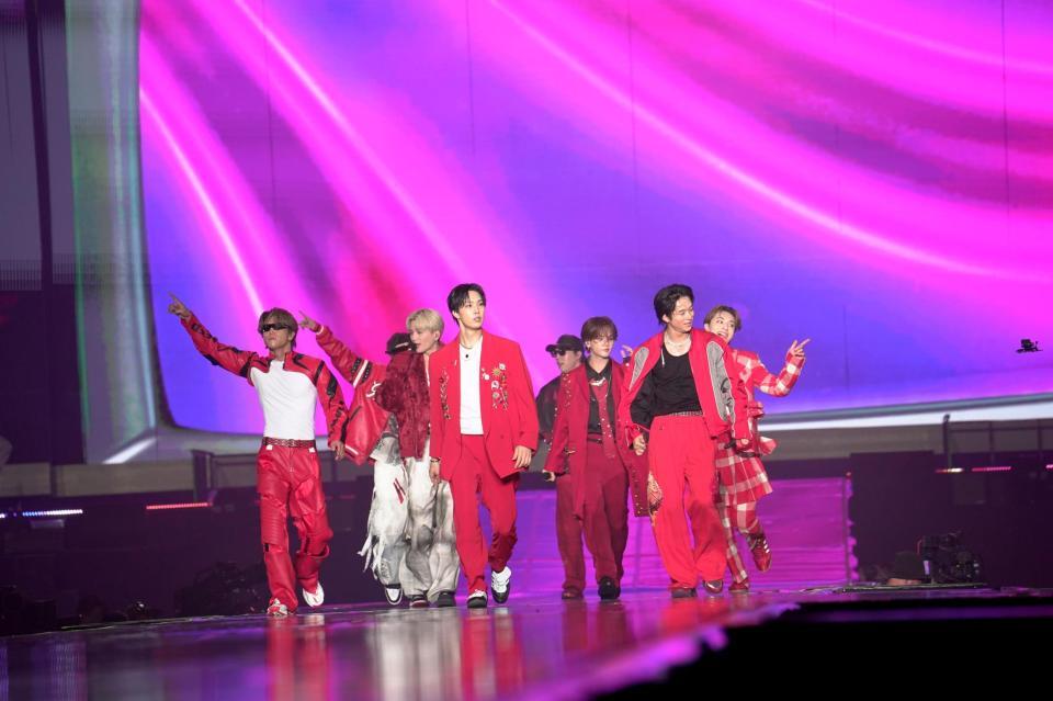 　花道を歩くＦＡＮＴＡＳＴＩＣＳ