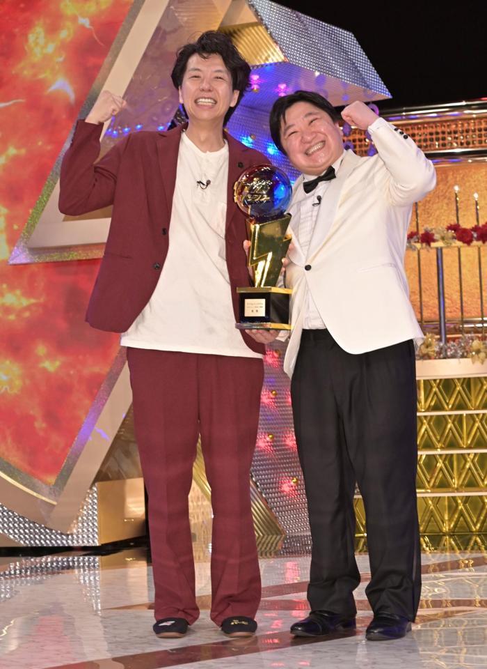 　初代チャンピオンになったニッポンの社長（撮影・持木克友）