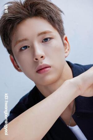 　ｉｄｎｔｔの公式Ｘ＠ｉｄｎｔｔ＿ｃｏｓｍｏより　デビューが保留になったファンボ・ミンギョル