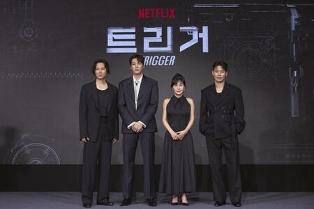 　Ｎｅｔｆｌｉｘ　Ｋｏｒｅａの公式Ｘ＠ＮｅｔｆｌｉｘＫＲより　ドラマ「トリガー」制作発表（左から）キム・ナムギル、キム・ヨングァン、キル・ヘヨン、パク・フン