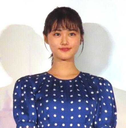 　「不思議の国でアリスと　－Ｄｉｖｅ　ｉｎ　Ｗｏｎｄｅｒｌａｎｄ－」完成披露舞台あいさつに登壇した原菜乃華