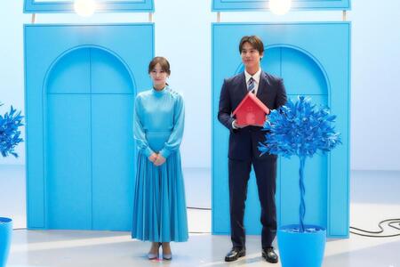 　ＣＭで約１年ぶりに共演した北川景子（左）と中川大志（東京海上日動火災保険　新ＣＭ「火災保険も東京海上日動」篇）