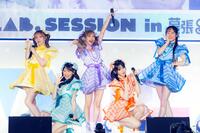 　ＦＲＵＩＴＳ　ＺＩＰＰＥＲの（左から）早瀬ノエル、櫻井優衣、仲川瑠夏、鎮西寿々歌、真中まな（撮影・シモリユウナ、金谷龍之介）