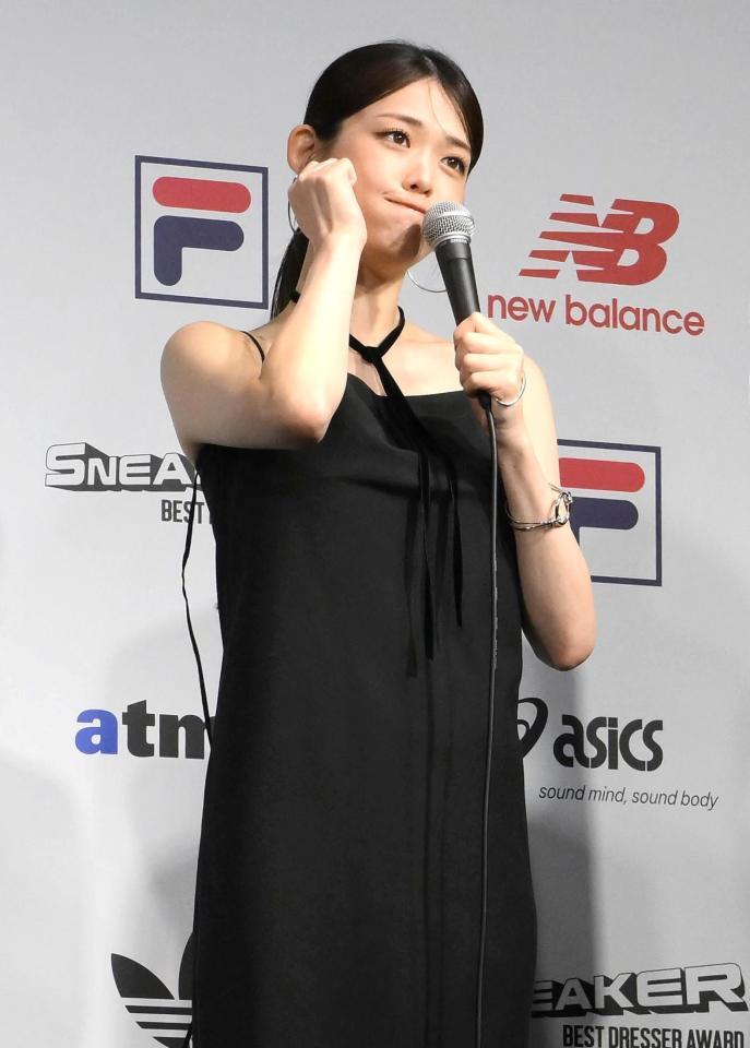 　あざとい表情を見せる松村沙友理（撮影・堀内翔）