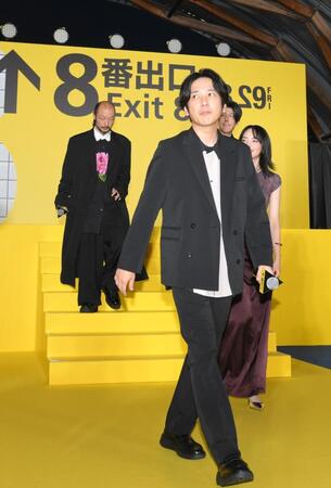 　映画「８番出口」８８ｍ無限ループカーペットアライバルに登場した二宮和也（撮影・伊藤笙子）