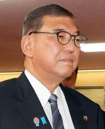 　自民党の麻生最高顧問らとの会談に向かう石破首相