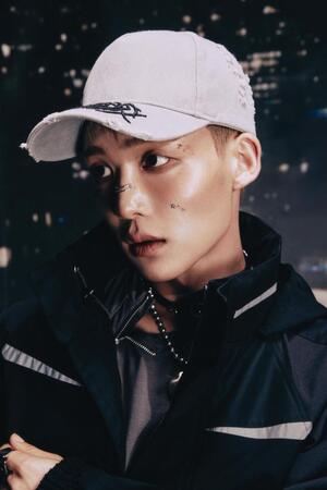 　１ＶＥＲＳＥの公式Ｘ＠１ＶＥＲＳＥ＿ｏｆｆｉｃｉａｌより　脱北民として注目されたヒョク