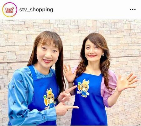 　内山佳子アナ（右）。ＳＴＶショッピングの公式インスタグラム＠ｓｔｖ＿ｓｈｏｐｐｉｎｇより 