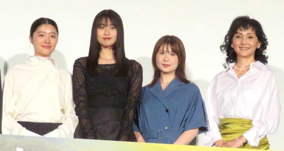 　（左から）川床明日香、菊池日菜子、小野花梨、南果歩