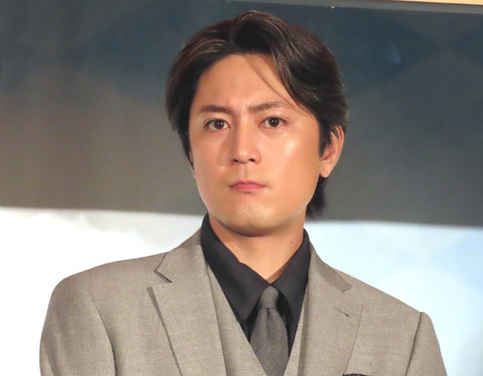 　「不思議の国でアリスと　－Ｄｉｖｅ　ｉｎ　Ｗｏｎｄｅｒｌａｎｄ－」完成披露舞台あいさつに登壇した間宮祥太朗