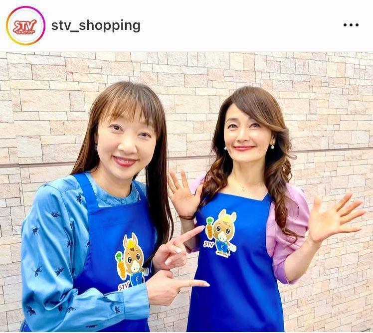 　内山佳子アナ（右）。ＳＴＶショッピングの公式インスタグラム＠ｓｔｖ＿ｓｈｏｐｐｉｎｇより 