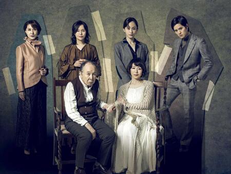 　（前列左から）橋爪功、若村麻由美、（後列同）剣幸、奥貫薫、前田敦子、岡本圭人