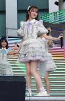 　笑顔を見せるＨＫＴ４８の地頭江音々