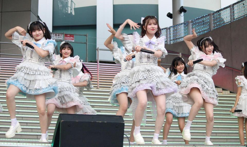 　パフォーマンスで盛り上げるＨＫＴ４８