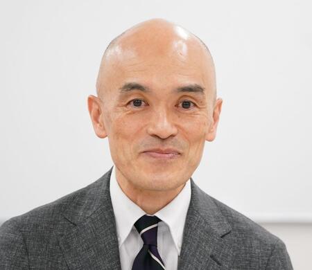 　取材に応じる宝塚歌劇団・村上浩爾社長（撮影・高部洋祐）