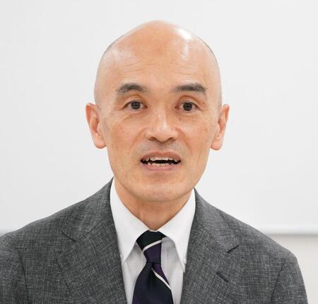 　取材に応じる宝塚歌劇団・村上浩爾社長（撮影・高部洋祐）