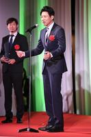 　特別賞を受賞しスピーチする松岡修造（撮影・佐藤厚）