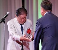 　特別賞を受賞した関口宏（撮影・佐藤厚）