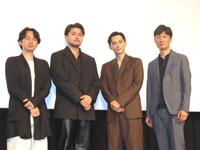 　映画「国宝」の特大ヒット記念舞台あいさつに登壇した（左から）原摩利彦、Ｋｉｎｇ　Ｇｎｕ・井口理、吉沢亮、李相日監督