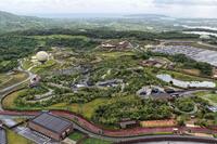 　開業した「ジャングリア沖縄」（ドローンから）