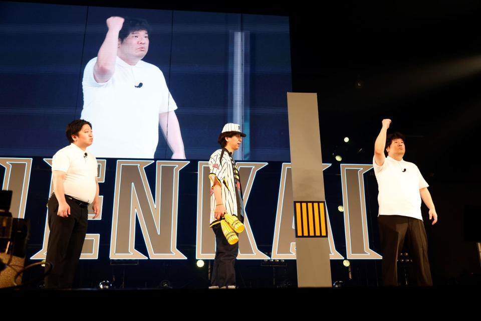 　ニッポンの社長のコントに参加した岡崎体育（右）　©ＤＡＩＥＮＫＡＩ　２０２５