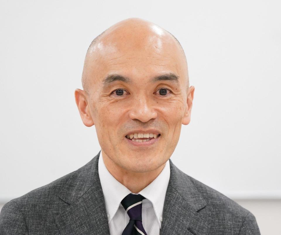 　取材に応じる宝塚歌劇団・村上浩爾社長（撮影・高部洋祐）