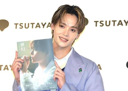 　取材会に登場した坪倉康晴