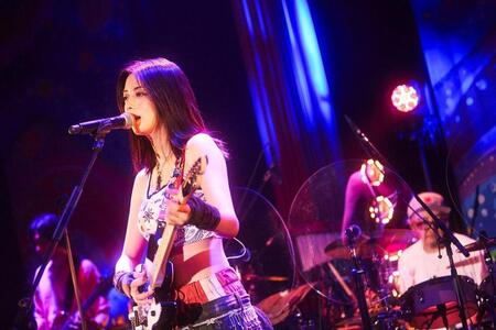 　熱唱を繰り広げたＥＬＡＩＺＡ