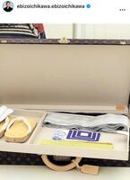 着物ケース。團十郎のインスタグラム＠ｅｂｉｚｏｉｃｈｉｋａｗａ．ｅｂｉｚｏｉｃｈｉｋａｗａより 